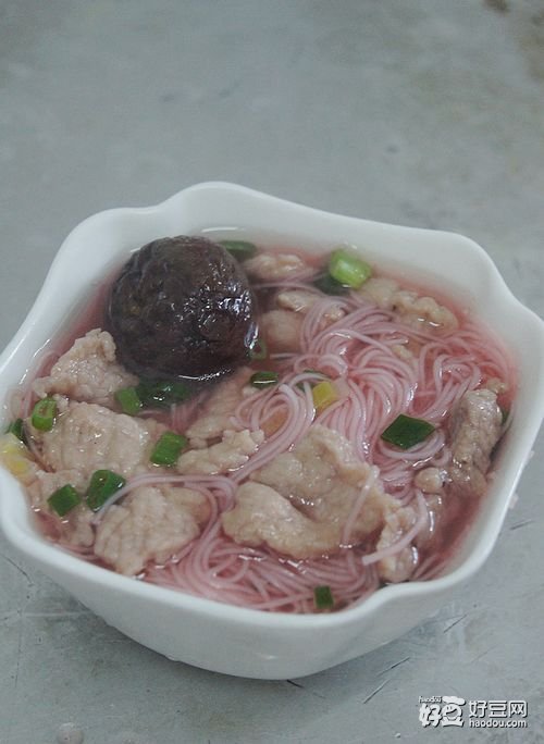 这里面的线面是莆田特产,面很细,口感有点筋道,很适合小孩,老人吃.