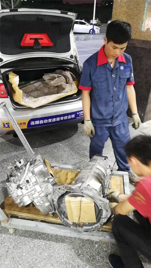 宝马六速变速箱